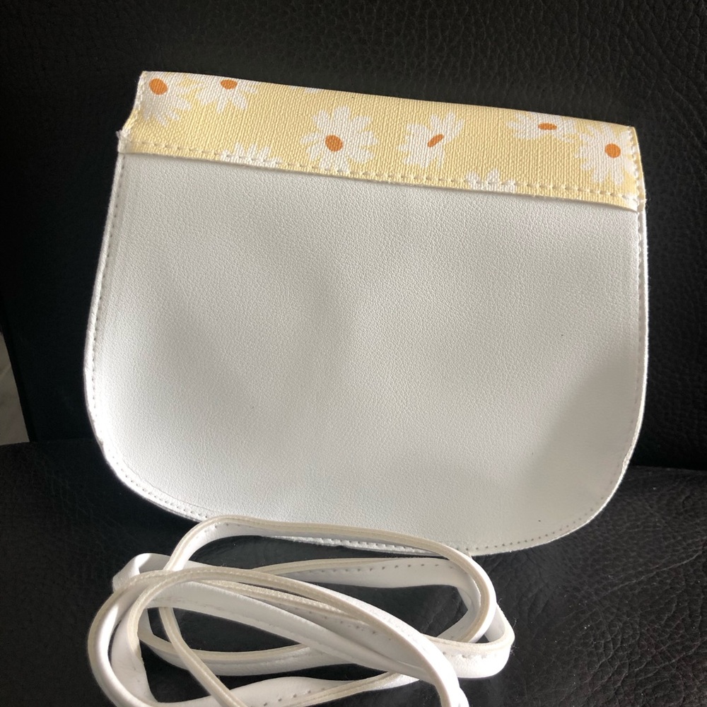 Floral Graphic Flap Saddle Bag - Picture 6 of 8